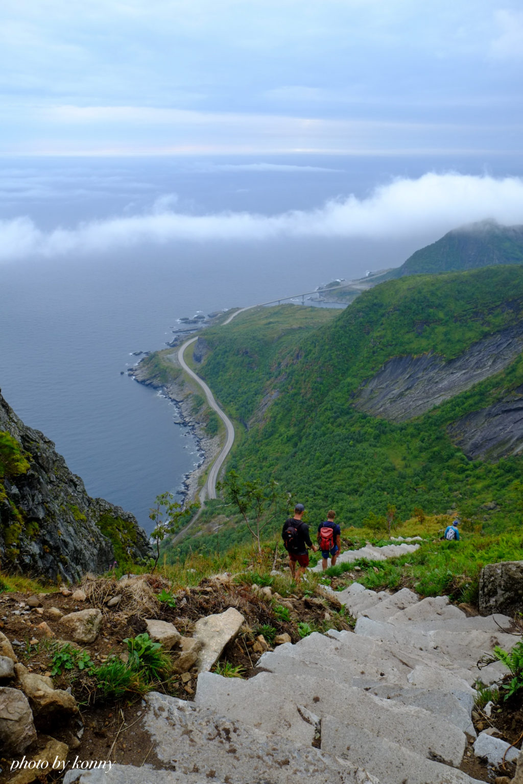 【ノルウェーの最も美しい村】レーヌ「Reine」ロフォーテン諸島の息をのむような絶景｜世界の美しい村案内人