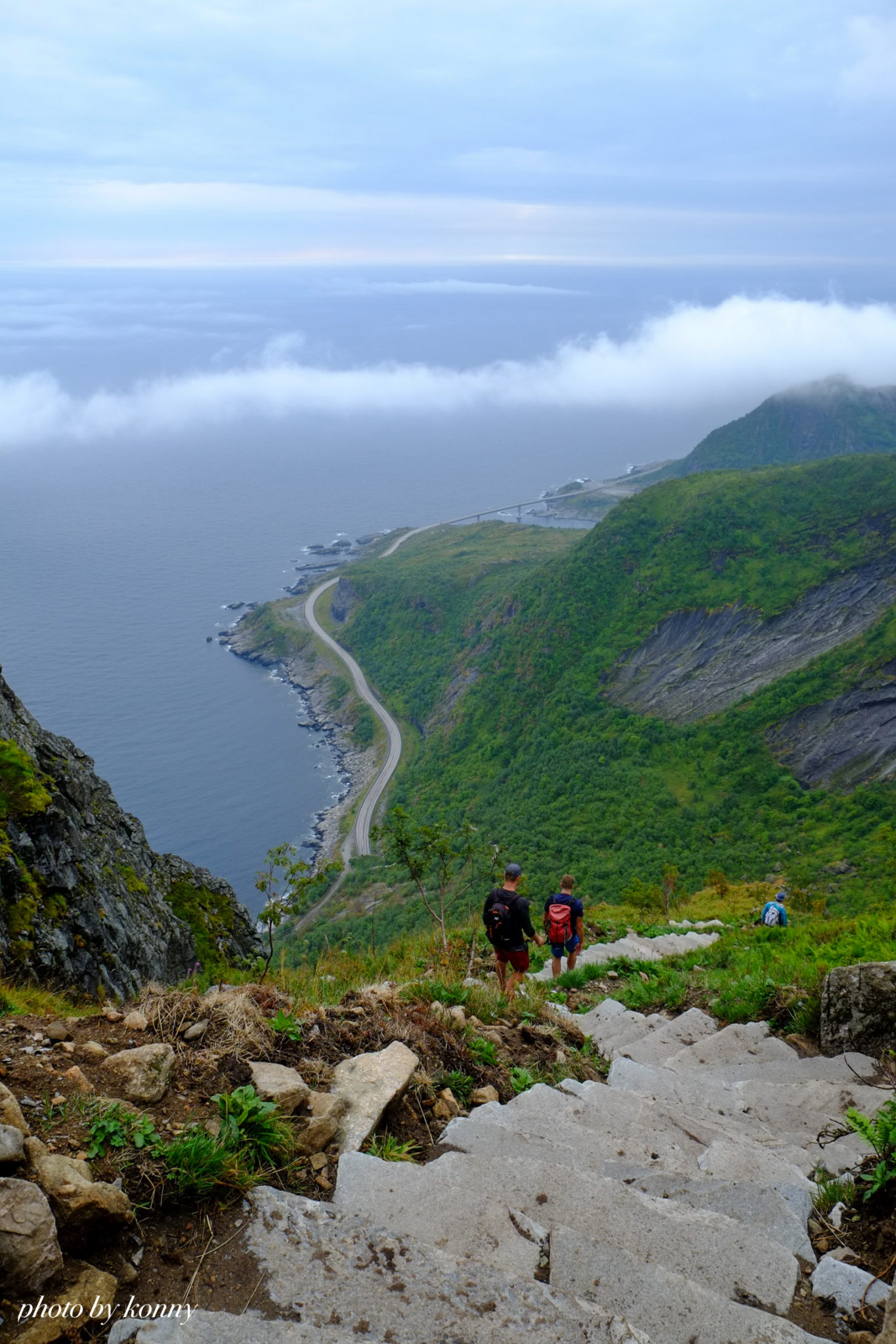 【ノルウェーの最も美しい村】レーヌ「Reine」ロフォーテン諸島の息をのむような絶景｜世界の美しい村案内人