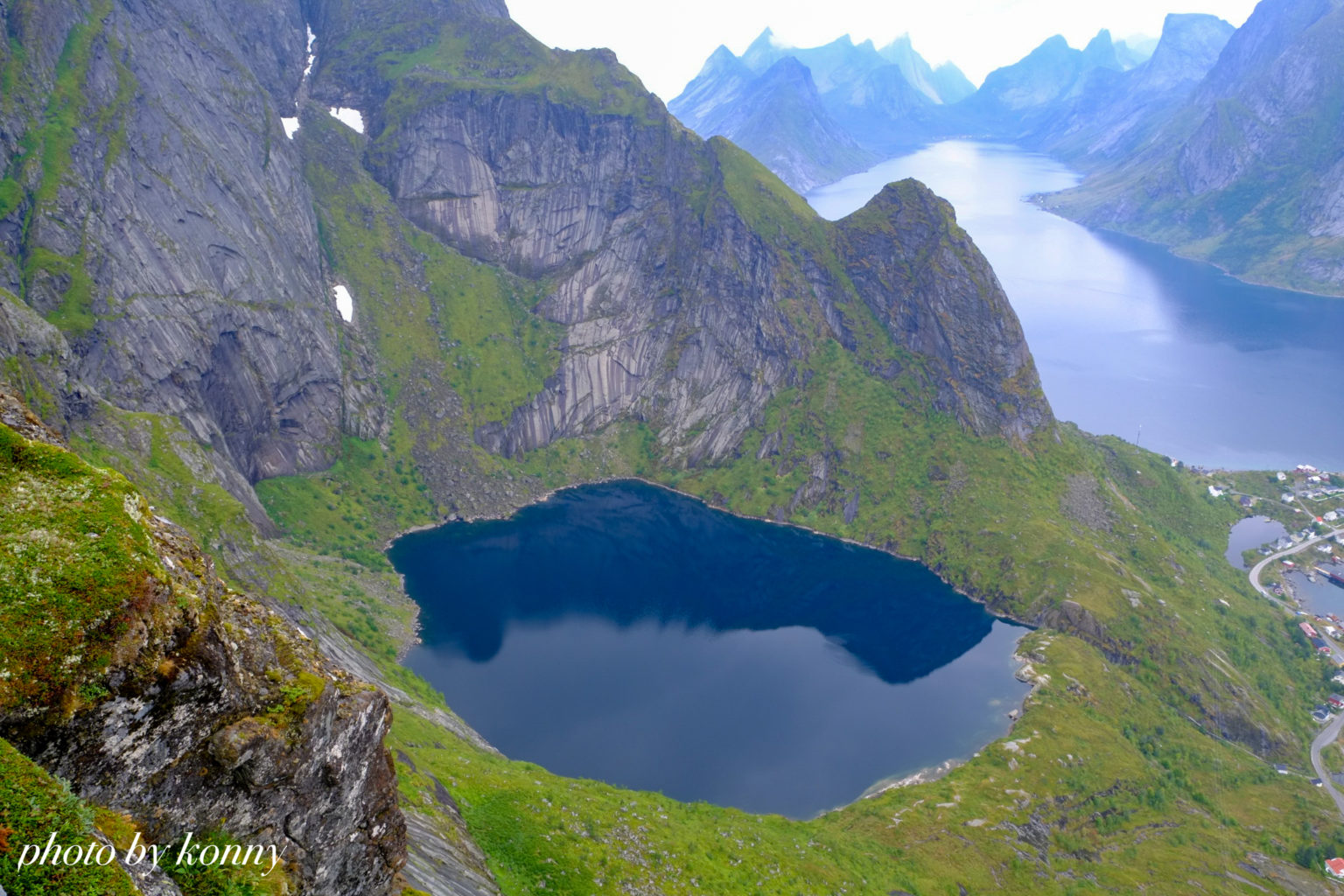 【ノルウェーの最も美しい村】レーヌ「Reine」ロフォーテン諸島の息をのむような絶景｜世界の美しい村案内人