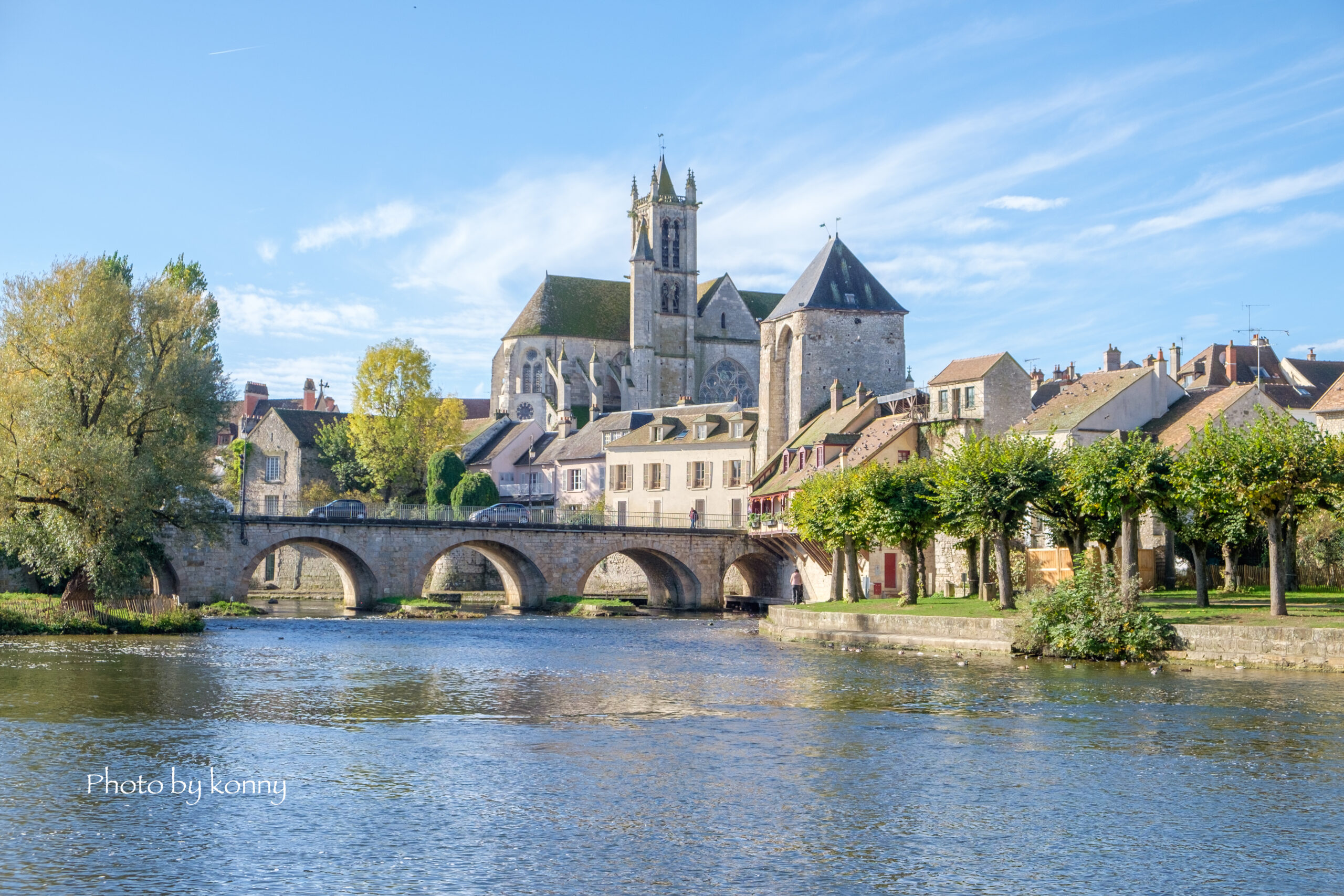 フランスの美しい村】パリ郊外 モレ・シュル・ロワン Moret-sur-Loing
